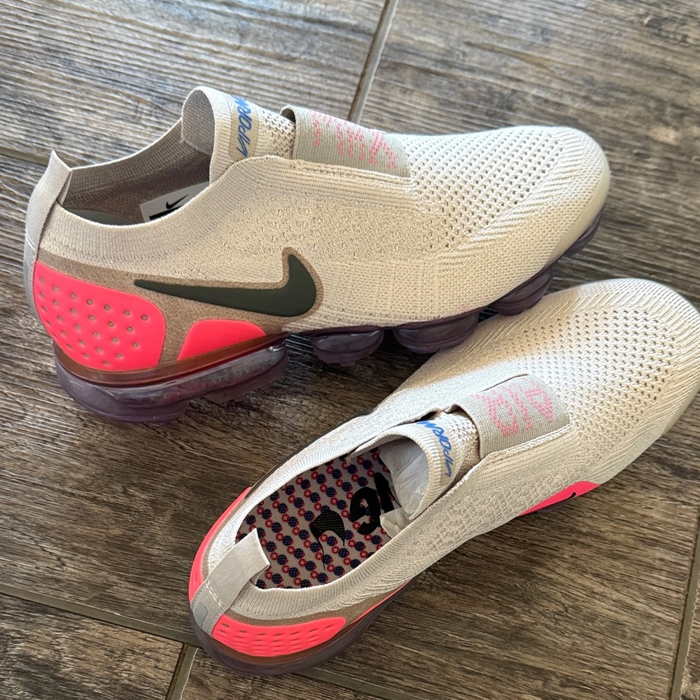 Nike Men's Beige and Pink Flyknit Athletic Shoes